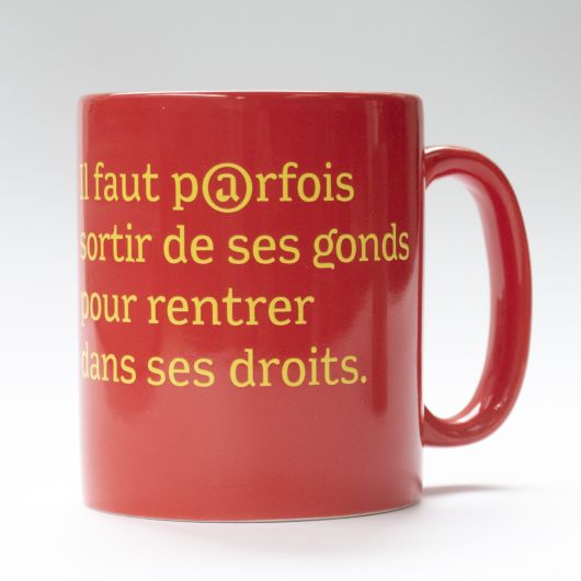 Les objets ont la parole - série de mugs de couleurs avec différentes phrases © polygonia