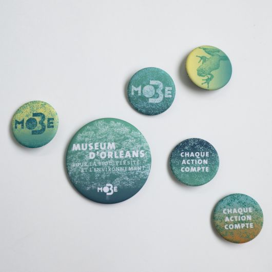 Mobe - badges made in France © polygonia