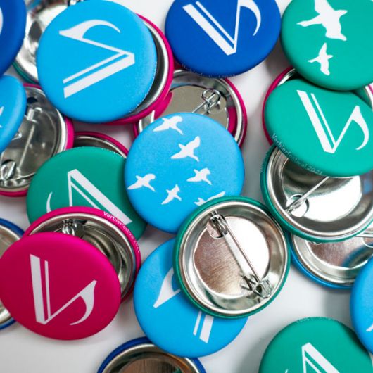 Envol pour Verbier festival -badges made in France  © polygonia